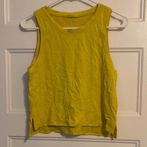 BNWOT lululemon train to be tank - size 6